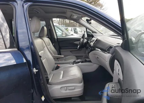 2016 Honda Pilot Touring z USA, uszkodzony, nr VIN 5FNYF6H91GB092058